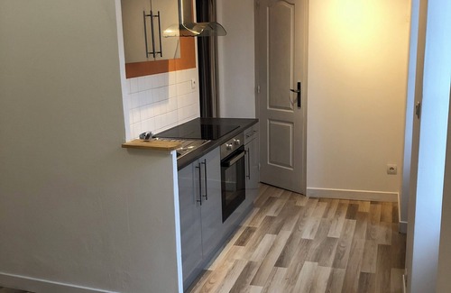 Pougues-les-Eaux Apartamento | Apartment at Villa Jean-Pierre near the Planetarium casino