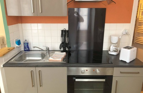 Pougues-les-Eaux Apartamento | Apartment at Villa Jean-Pierre near the Planetarium casino