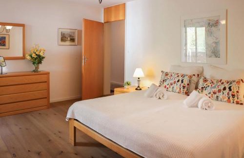 Davos-Platz Apartamento | Apartment Attika Wohnung Allod Park Haus C 807 by Interhome
