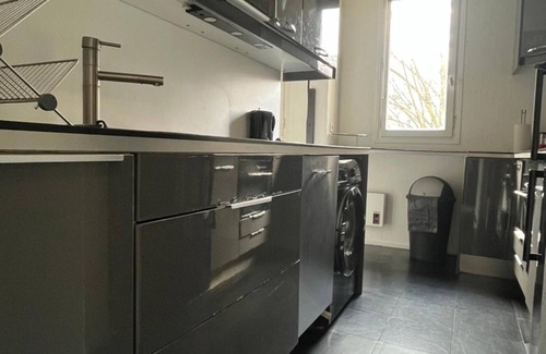 Bezons Apartamento | Apartment 'Au Pied Du T2 La Défense' with Wi-Fi