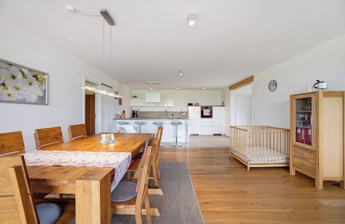 Wangen im Allgaeu Apartamento | Apartamento 'Auf Dem Haldershof Og' con vistas a la montaña, terraza privada y Wi-Fi