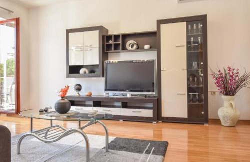 Buzet Apartamento | Apartment Aurora by Interhome