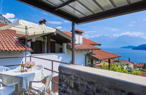 Calozzo Apartamento | Apartamento Azalea by Interhome