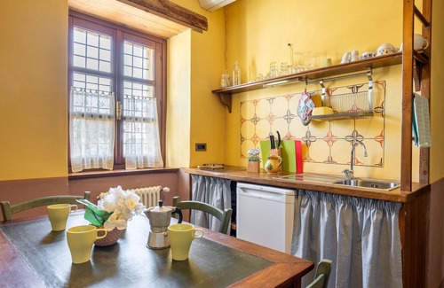 Cortemilia Apartamento | Apartamento Azzuro by Interhome