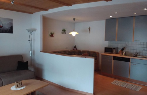 Prateria Apartamento | Vacation Apartment “Bauernsuite - Örlerhof” with Mountain View, Wi-Fi, Garden & Terrace; Parking Available, Wheelchair-Accessible