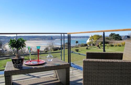 Saint-Michel-en-Greve Apartamento | Apartment Belle vue sur mer by Interhome