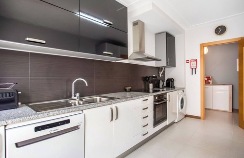 Nazare Apartamento | Apartamento Beach Waves Home con vistas al mar, piscina y Wi-Fi