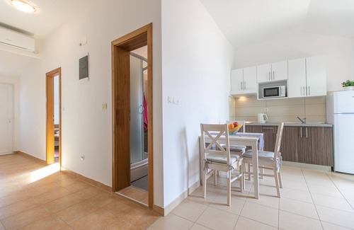 Arbanija Apartamento | Apartamento Bela - A3