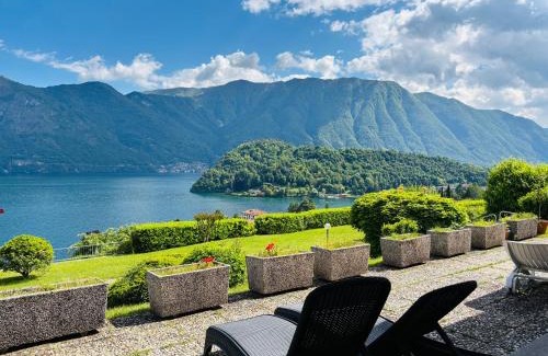 Azzano Apartamento | Apartment Bella Vista In Mezzegra with POOL sleeps 6- by Italian Apartments
