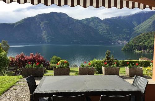 Azzano Apartamento | Apartment Bella Vista In Mezzegra with POOL sleeps 6- by Italian Apartments