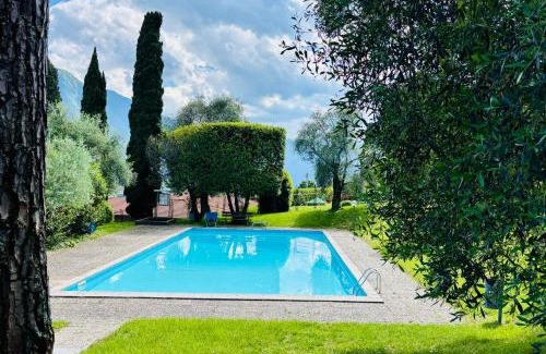 Azzano Apartamento | Apartment Bella Vista In Mezzegra with POOL sleeps 6- by Italian Apartments