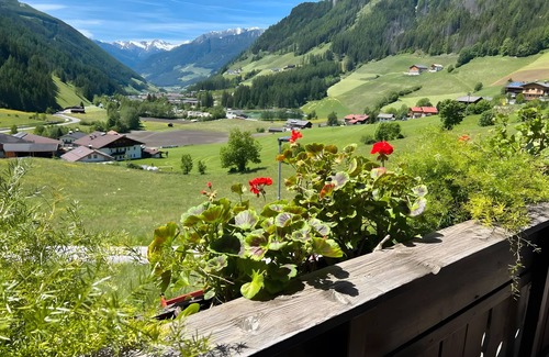 San Giacomo Apartamento | Apartamento 'Bergkristall 1' con vistas a la montaña, jardín compartido y Wi-Fi