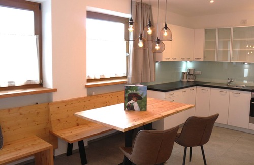Collalbo Apartamento | Apartamento 'Bergwiese' con vistas a la montaña, jardín compartido y Wi-Fi