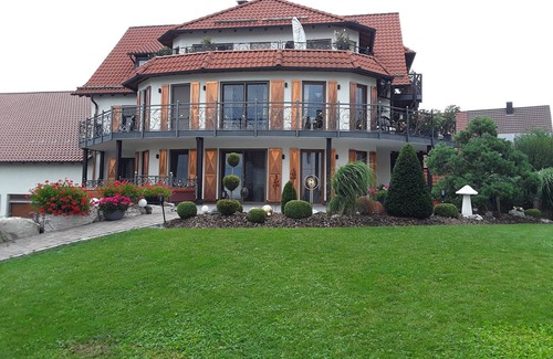 Benzingen Apartamento | Apartamento 'Berta Benzingen 2' con terraza privada, balcón y Wi-Fi