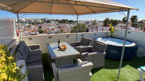 Ferragudo Apartamento | Apartment Beta - 2 Bedrooms, Private Rooftop Patio with Hot Tub, BBQ and View