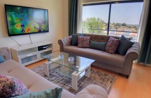 Ferragudo Apartamento | Apartment Beta - 2 Bedrooms, Private Rooftop Patio with Hot Tub, BBQ and View