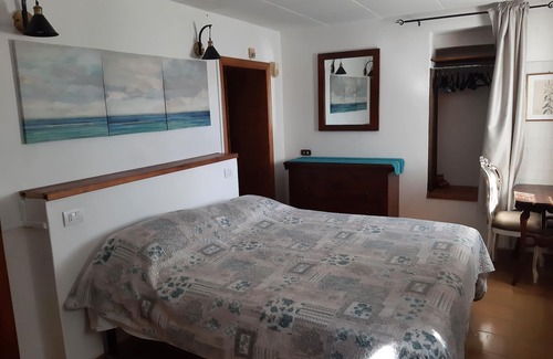 Misano Monte Apartamento | Apartamento entre mar y colinas con vistas a la costa.