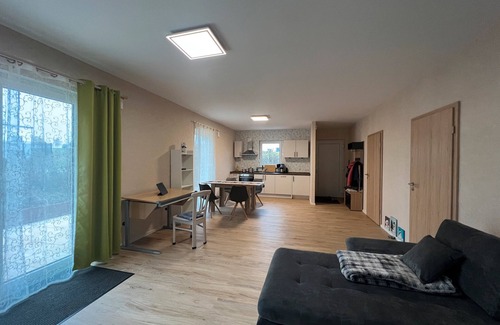 Rheinboellen Apartamento | Apartamento 'Big Feel Free Appartment' con terraza privada, jardín privado y Wi-Fi