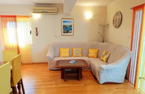 Kastel Stafilic Apartamento | Apartment Bile - close to the beach, shops, airport