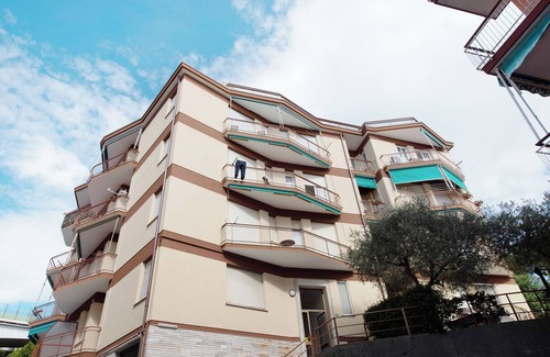 Varazze Apartamento | Apartamento "Bilocale Corosu con 2 balconi" con balcón y aire acondicionado