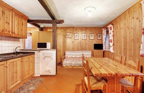 Gressan Apartamento | Apartamento 'Bilocale Primo Piano Leissè' con terraza compartida, jardín compartido y Wi-Fi