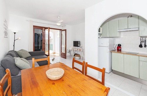 Cala en Forcat Apartamento | Apartamento 'Biniforcat' con piscina compartida, terraza privada y Wi-Fi