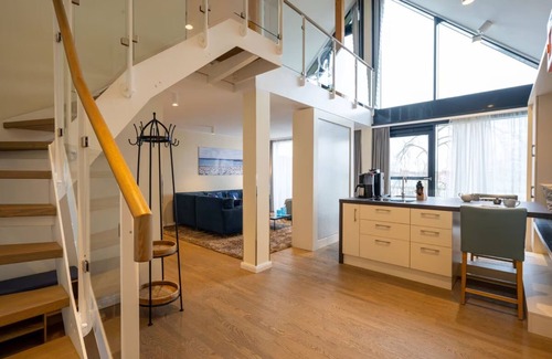 Muritz Apartamento | Apartamento 'Blau Mit Müritzblick' con vistas al lago, piscina compartida y Wi-Fi