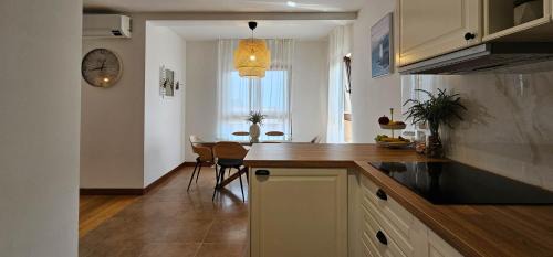 Liznjan Apartamento | Apartment Bluemare B3 with Shared Pool