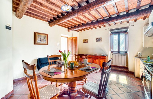 Umbertide Casa | Apartamento 'Bosco Antico Casale '700' con piscina compartida y Wi-Fi
