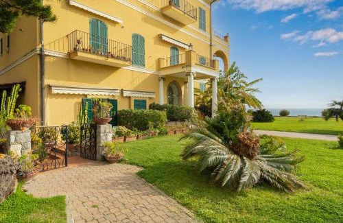 Latte Apartamento | Apartment Botti by Interhome