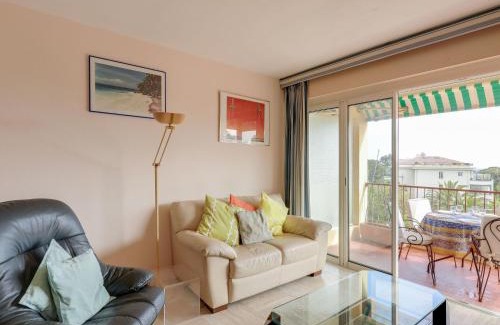 Boulouris-sur-Mer Apartamento | Apartment Boulouris Mimosa by Interhome