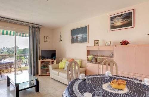 Boulouris-sur-Mer Apartamento | Apartment Boulouris Mimosa by Interhome