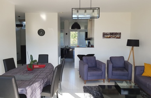 L'Aber Vrac'h Apartamento | Apartment bright and quiet , whith a sea view .