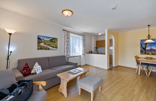 Oberaudorf Apartamento | Apartment 'Brünnstein - Nr 5' with Mountain View, Shared Pool and Sauna