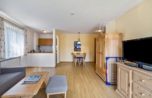 Oberaudorf Apartamento | Apartment 'Brünnstein - Nr 5' with Mountain View, Shared Pool and Sauna