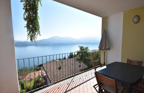 Oggebbio Casa | Apartment by Lake Maggiore with Stunning View