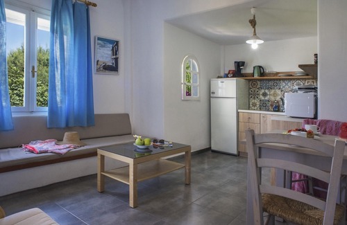 Tripitos Apartamento | Apartamento junto a la piscina en Sitia Oceanides