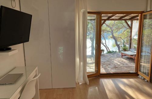 Zirje Apartamento | Apartment by the sea Žirje with private heated hydromassage pool