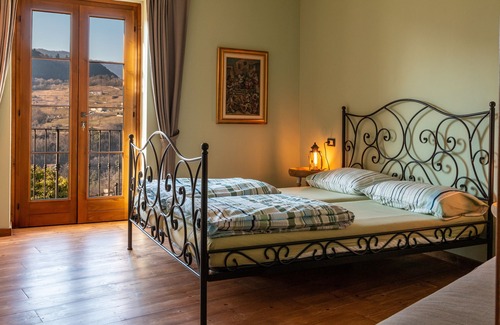 Vesio Apartamento | Apartment 'Casa San Francesco Apt 1' with Mountain View, Private Terrace and Wi-Fi