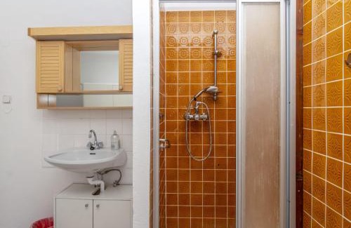 Nussdorf am Attersee Apartamento | Apartment Carla by Interhome