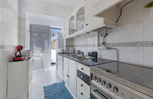 Cacilhas Apartamento | Apartamento 'Cantinho Do Tejo' con terraza privada y Wi-Fi