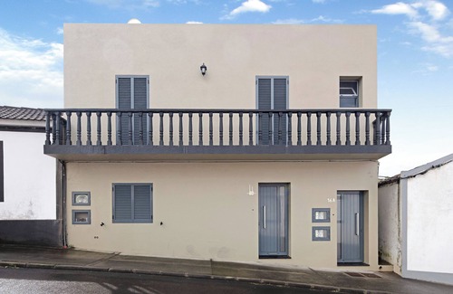 Capelas Apartamento | Apartamento 'Capelas Pdl' con vistas al mar, balcón y Wi-Fi
