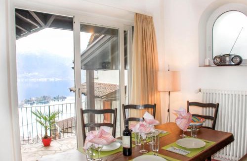 Ronco sopra Ascona Apartamento | Apartment Casa Eduardo Apt-2 by Interhome