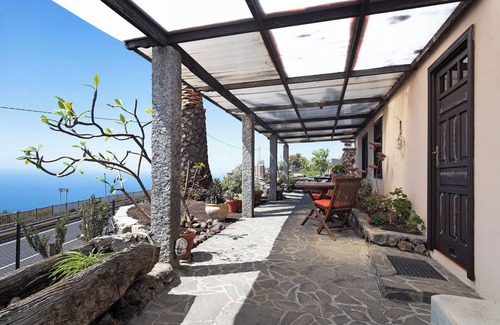 Jedey Apartamento | Apartamento 'Casa La Podona- B' con vistas al mar y terraza compartida