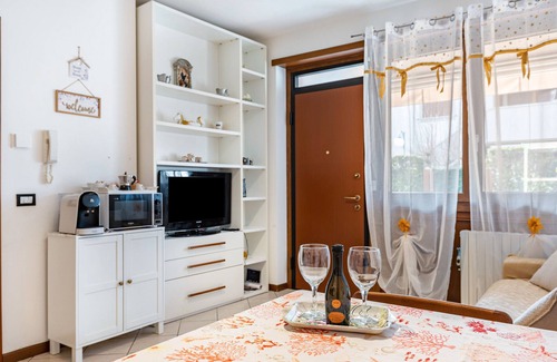 Bussolengo Apartamento | Apartamento 'Casa Lilly' con jardín privado, Wi-Fi y aire acondicionado