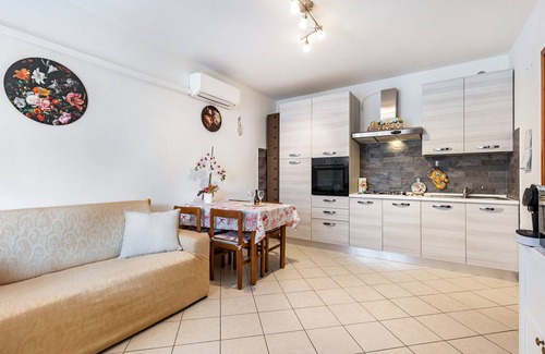Bussolengo Apartamento | Apartamento 'Casa Lilly' con jardín privado, Wi-Fi y aire acondicionado