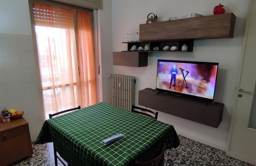 Santhia Apartamento | Apartment 'Casa Naomi E Gioele' with Balcony, Wi-Fi and Air Conditioning