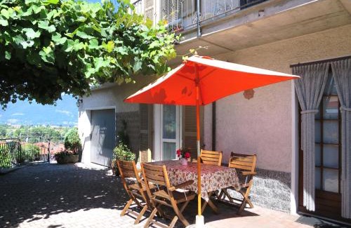Luino Apartamento | Apartment Casa Riboni by Interhome