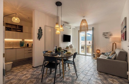 Lierna Apartamento | Casa Royale Appartamento Acqua con Wi-Fi, aire acondicionado y balcón