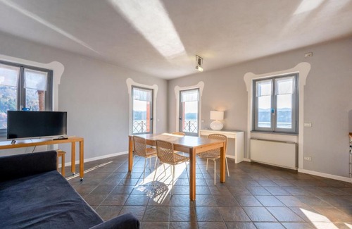 Orta San Giulio Apartamento | Apartment Casa sul lago-2 by Interhome